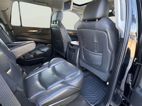 Used 2020 Cadillac Escalade Luxury image 79