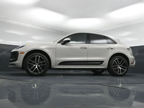 Certified 2025 Porsche Macan AWD/4WD image 25