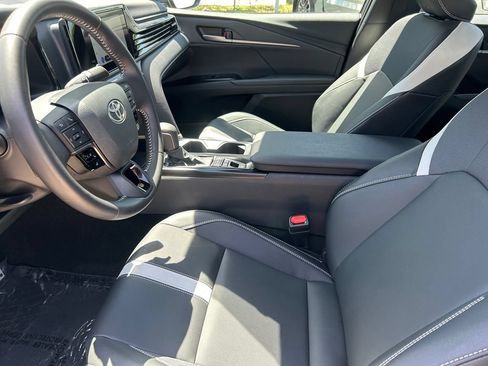 Used 2026 Toyota Camry SE w/ Convenience Package FWD image 11