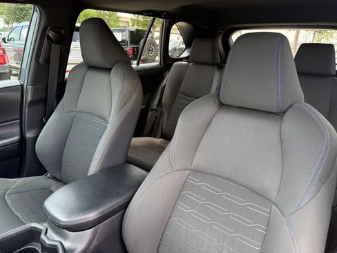 Used 2023 Toyota RAV4 SE w/ Convenience Package AWD/4WD image 10