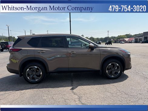 Used 2024 Nissan Rogue SV FWD image 4