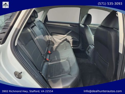 Used 2018 Volkswagen Passat 2.0T SE FWD image 20
