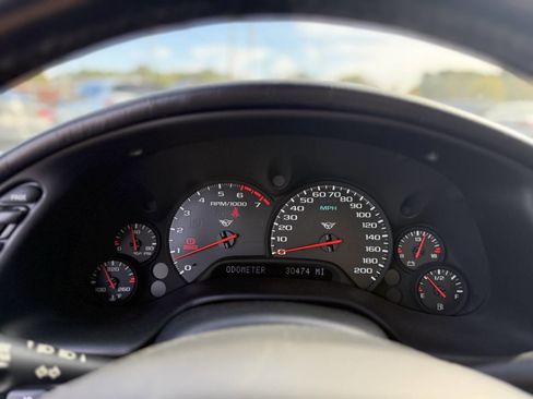 Used 1999 Chevrolet Corvette Coupe image 14