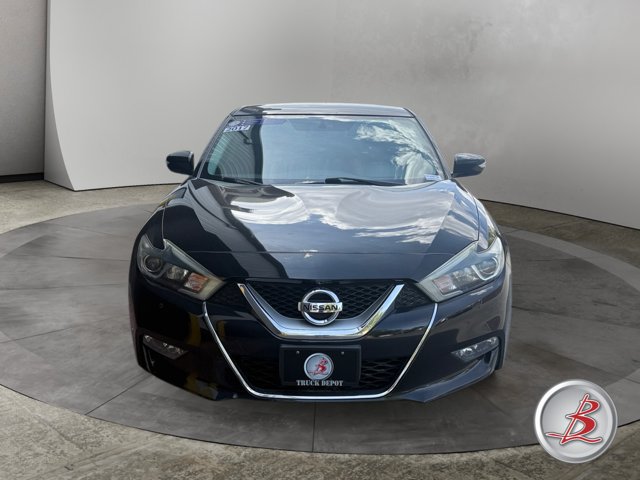 Used 2017 Nissan Maxima SR w/ Midnight Edition FWD image 2