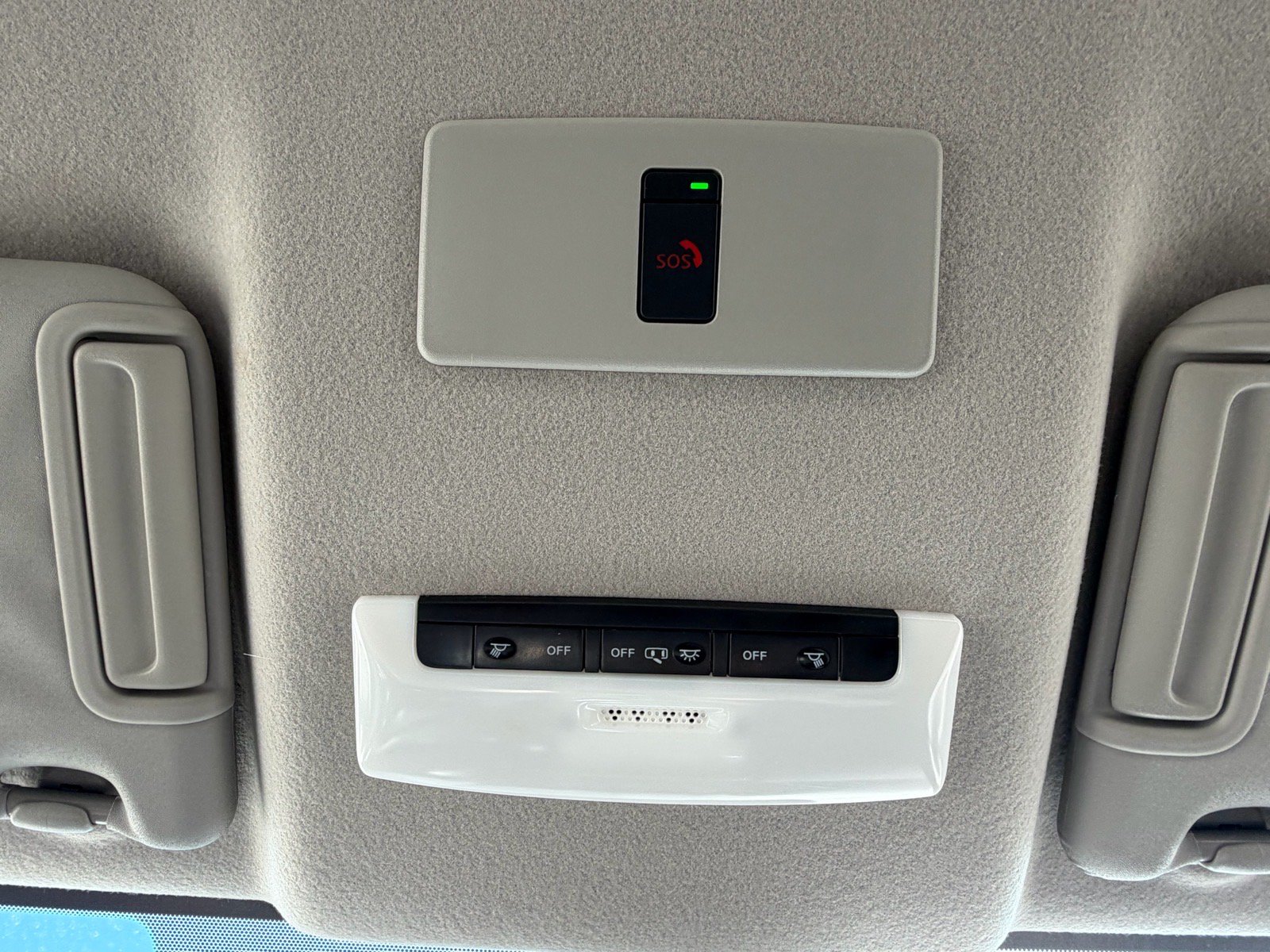Used 2024 Nissan Versa SR w/ Trunk Package FWD image 40
