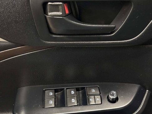 Used 2015 Toyota Highlander Plus AWD/4WD image 32