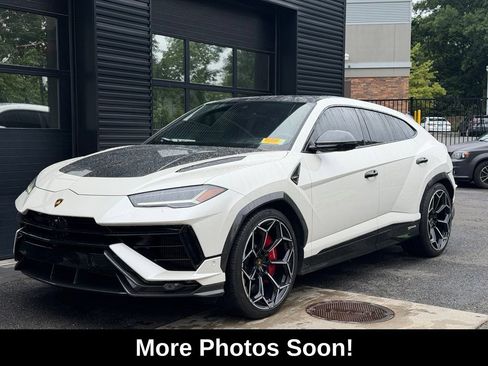 Used 2024 Lamborghini Urus Performante AWD/4WD image 1