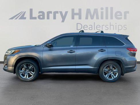 Used 2019 Toyota Highlander Limited Platinum image 2