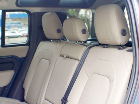 Used 2023 Land Rover Defender 110 SE image 50