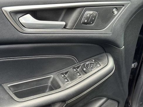 Used 2022 Ford Edge Titanium AWD/4WD image 10