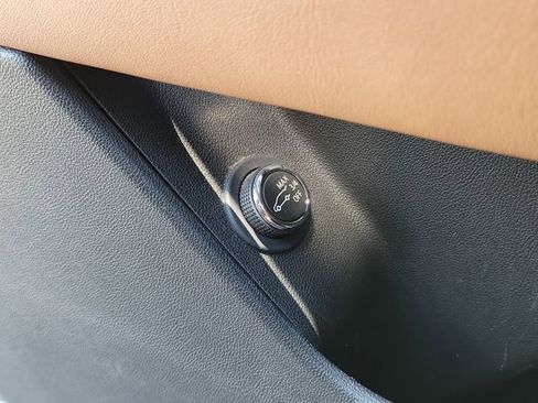 Used 2021 Cadillac XT5 Premium Luxury image 29