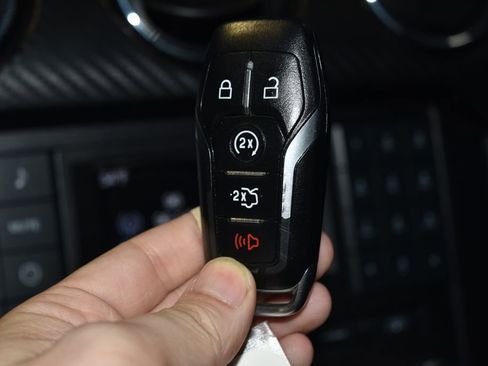 Used 2017 Ford Mustang Coupe image 14