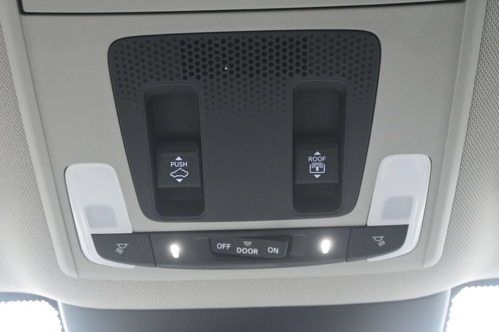 Used 2023 Honda Pilot Elite image 21