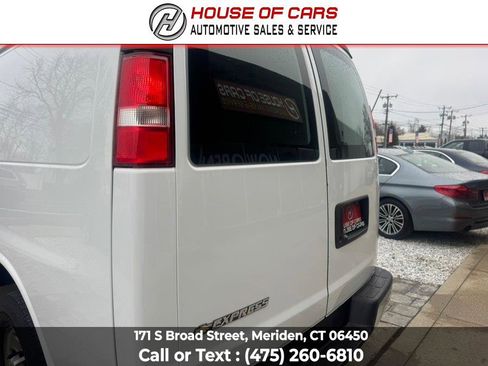 Used 2017 Chevrolet Express 3500 RWD image 14