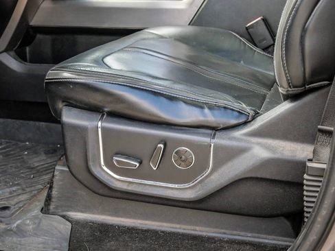 Used 2015 Ford F150 Platinum w/ Equipment Group 701A Luxury image 27