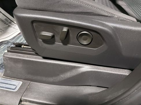 Used 2023 Chevrolet Silverado 1500 LT w/ Z71 Off-Road Package image 27