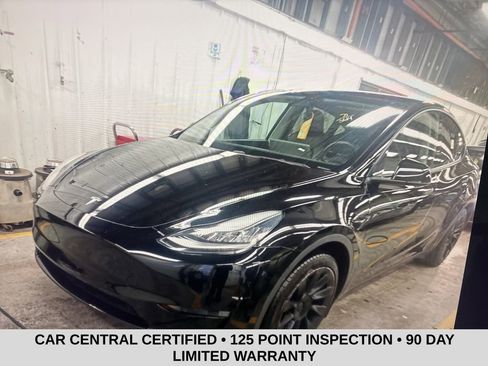Used 2021 Tesla Model Y Long Range image 1