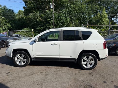 Used 2016 Jeep Compass Latitude AWD/4WD image 7