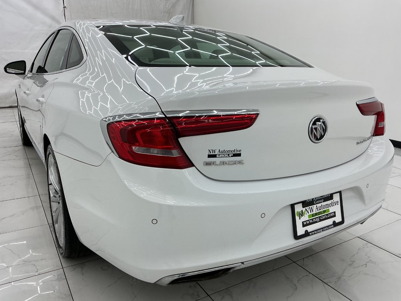 Used 2017 Buick LaCrosse Essence w/ Sun and Shade Package FWD image 9