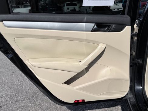 Used 2013 Volkswagen Passat 2.5 SE image 25