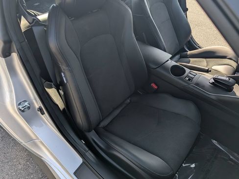 Used 2025 Nissan Z Performance w/ Floor Mat Package RWD image 17