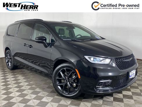 Used 2022 Chrysler Pacifica Limited w/ S Appearance Package AWD/4WD image 1
