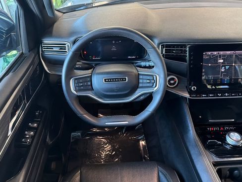 Used 2024 Jeep Wagoneer Series II w/ Flexible Seating Group image 16