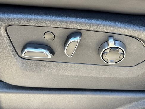 Used 2025 Cadillac Escalade Sport Platinum image 12