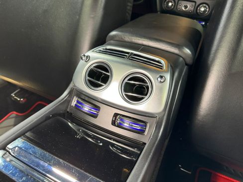 Used 2017 Rolls-Royce Dawn image 18
