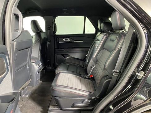 Used 2025 Ford Explorer ST-Line w/ ST-Line Street Pack image 28