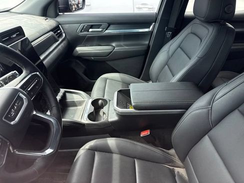 Used 2026 GMC Terrain Elevation w/ Elevation Premium Package AWD/4WD image 3
