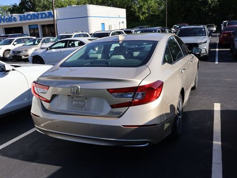 Used 2020 Honda Accord Touring image 5