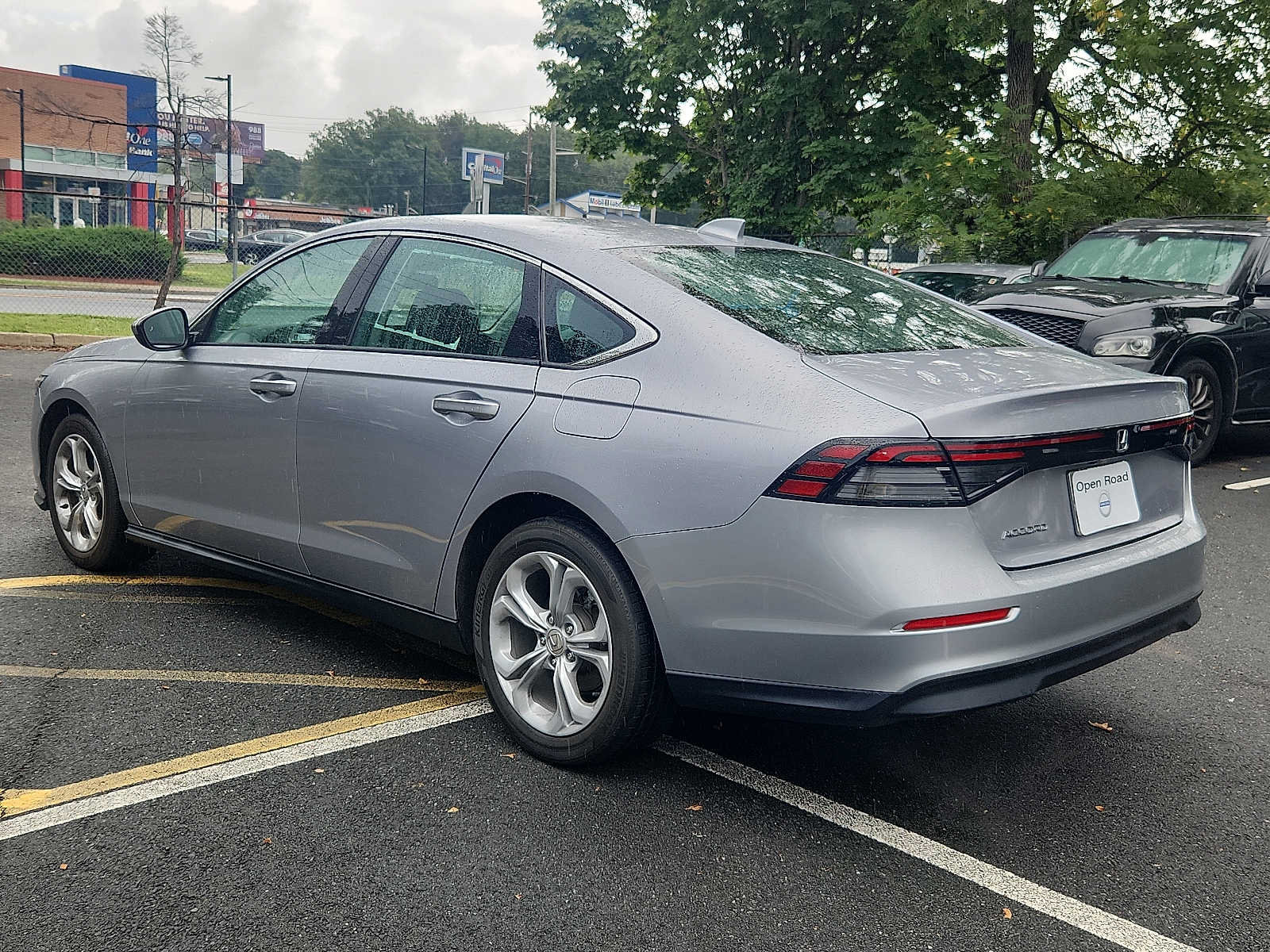 Used 2023 Honda Accord EX image 4