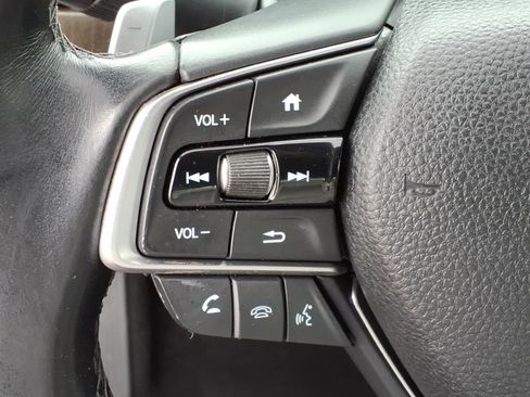 Used 2018 Honda Accord Touring image 18
