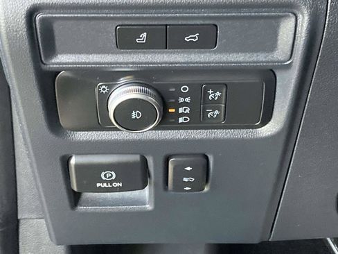 Used 2022 Ford Expedition Limited image 30