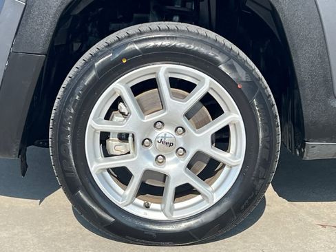 Used 2023 Jeep Renegade Latitude image 36