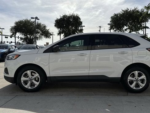 Used 2020 Ford Edge SE image 28