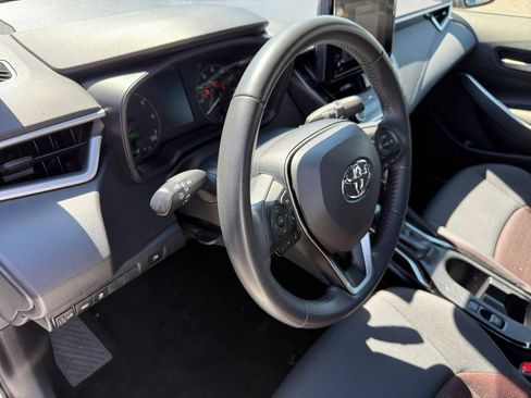 Certified 2025 Toyota Corolla SE FWD image 28