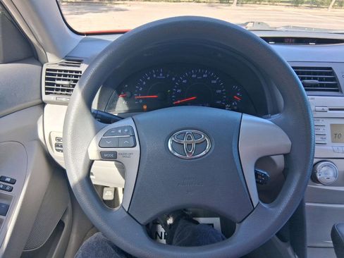 Used 2011 Toyota Camry LE image 18