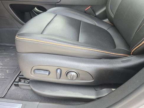 Used 2023 GMC Acadia AT4 w/ Preferred Package image 27