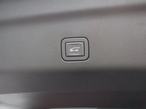 New 2026 Chevrolet Suburban Premier AWD/4WD image 31