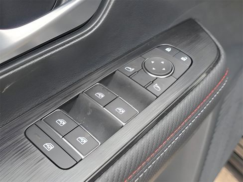 New 2026 Nissan Kicks SR w/ Cold Weather Package image 16