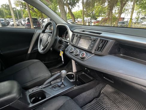 Used 2016 Toyota RAV4 LE image 41