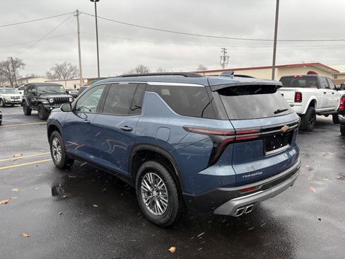 Used 2025 Chevrolet Traverse LT image 26