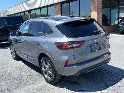 Used 2024 Ford Escape ST-Line w/ Tech Pack #1 AWD/4WD image 8