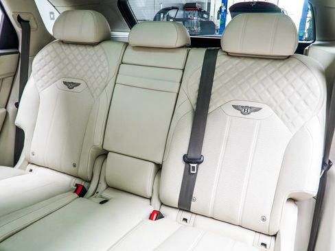 Used 2021 Bentley Bentayga AWD/4WD image 51
