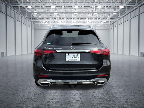 Used 2024 Mercedes-Benz GLC 300 4MATIC image 6