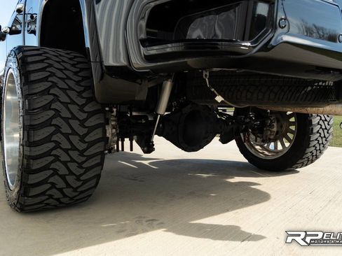 Used 2025 GMC Sierra 2500 Denali Ultimate image 32