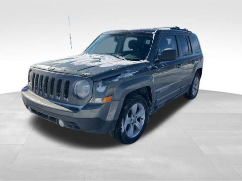 Used 2014 Jeep Patriot Latitude w/ Sun/Sound Group image 3