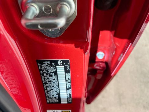 Used 2026 Toyota Prius Plug-In Hybrid FWD image 27